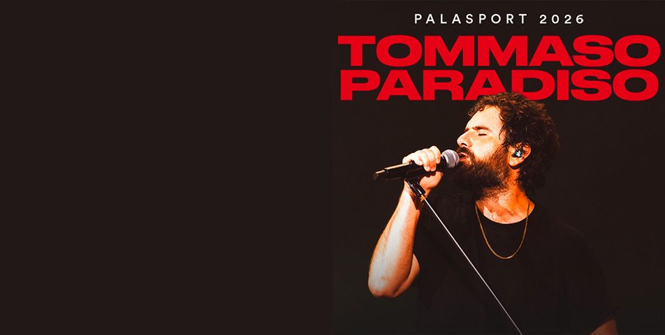 Tommaso Paradiso in concerto al Palapartenope di Napoli Tommaso Paradiso in concerto al Palapartenope di Napoli